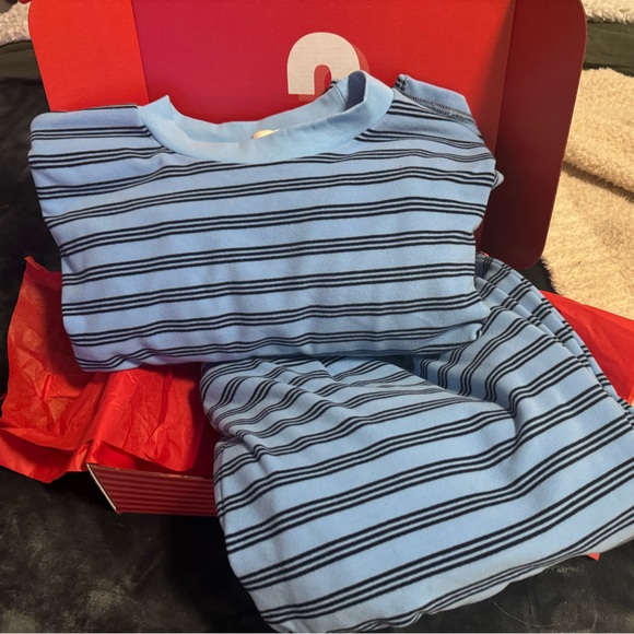 Striped Set - Picture 3 of 9